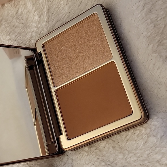 Makeup - Picture 3 of 4